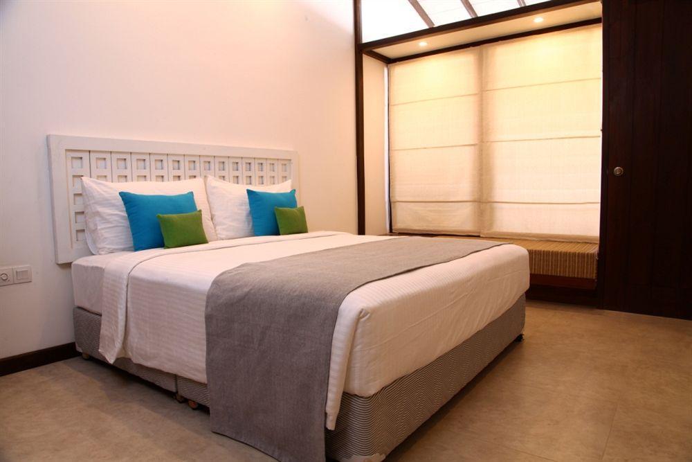 Blue Oceanic Beach Hotel Negombo Exterior foto